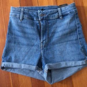 H&M super high rise stench Jean shorts size 4